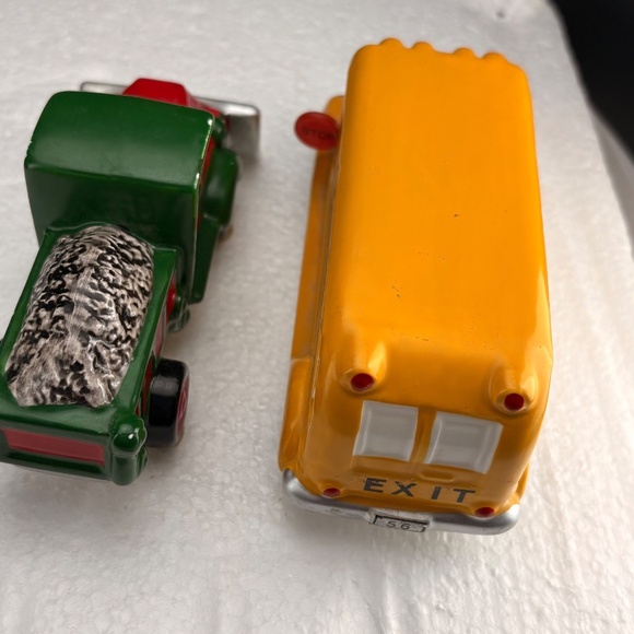 Department 56 Snow Village School Bus & Snow Plow - Picture 10 of 15